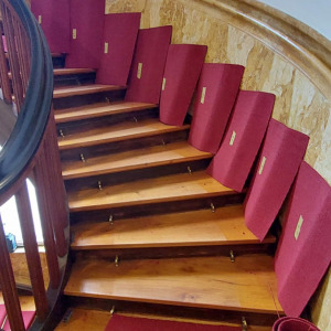 Einzelne, nummerierte Teppichstücke Einzelne, nummerierte Teppichstücke