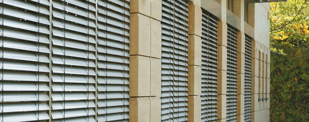 Raumausstattung-Kiefersauer-Sonnenschutz-Außenjalousie-Raffstore